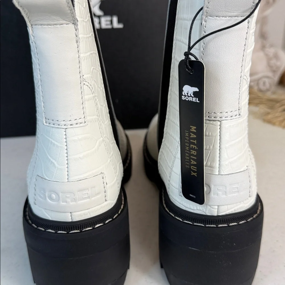 Sorel Joan Now Boots Womens 8 Sea/Salt Leather Waterproof Chelsea
